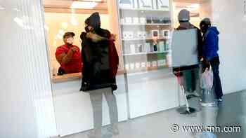 Union wins right to represent workers at an Apple store for the first time