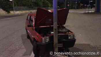 Incidente stradale a Benevento, un’auto finisce contro un palo dell’illuminazione - L'Occhio di Benevento