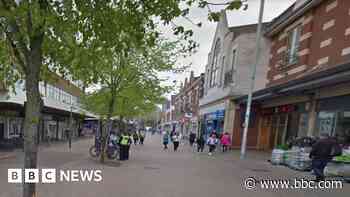 Dispersal order in Sutton Coldfield after gunshots fired - BBC