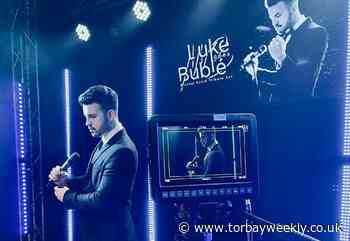 Michael Buble gives a musical thumbs up to Bay artist - Torbay Weekly