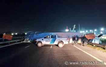 Un muerto al despistar y volcar un camión en Buenos Aires - Cadena 3