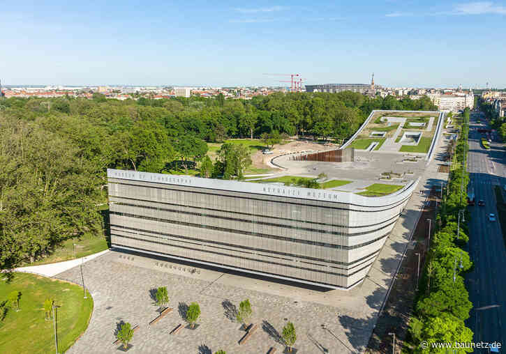 Koloss mit Häkelspitze
 - Ethnografisches Museum in Budapest von Napur Architect