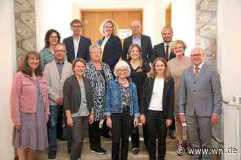 Schulleiter im Rathaus empfangen