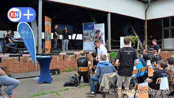 Schüler lassen in Kiel virtuelle Intelligenzen gegeneinander kämpfen