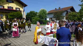 Traditionelle Fronleichnamsprozession: 300 Gläubige erleben beeindruckende Prozession bei Kaiserwetter