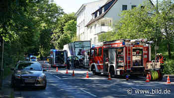 Tödlicher Arbeitsunfall in Siegen: Monteur stirbt bei Lkw-Reparatur - BILD