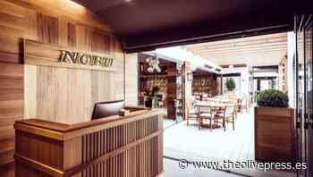 Marbella waiter turns entrepreneur with ‘at-table’ mobile phone charger device - The Olive Press