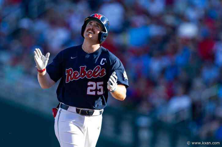 No. 14 Auburn eliminates No. 2 Stanford, Ole Miss tops Hogs at MCWS
