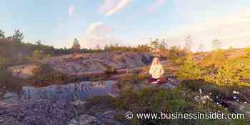 PHOTOS: Meditating in virtual reality nature with a Picos headset - Business Insider