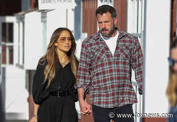 Jennifer Lopez calls Ben Affleck 'most selfless daddy ever' in loving Father's Day post