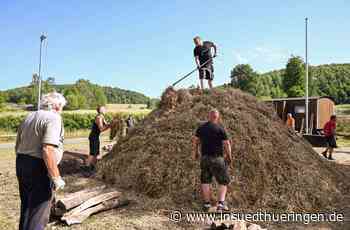 Meilerfest Bermbach - 24 Raummeter Holz vor der Hütte - inSüdthüringen