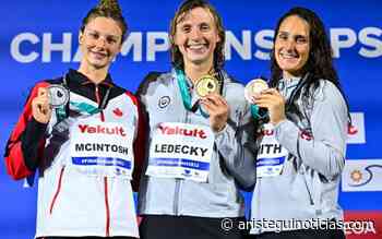 Budapest 2022: Es Katie Ledecky tetracampeona mundial en 400 metros libres | Video - Aristegui Noticias