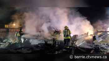 Fire engulfs garage in Gravenhurst