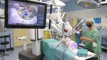 Reporterin testet neuen Operations-Roboter der Asklepios Klinik Goslar - BILD