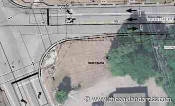 West Bloomfield intersection closed: Green Lake Road at Pontiac Trail - Oakland Press