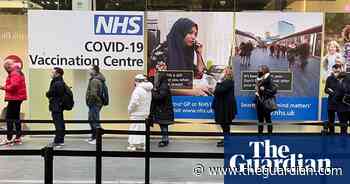 UK scientists urge higher uptake of Covid boosters among elderly - The Guardian