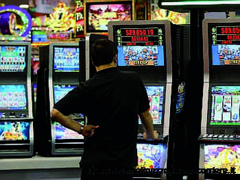 Ludopatia, con il progetto Agape arrivano dieci «antenne d’ascolto» a Bari e nella Bat - Corriere del Mezzogiorno