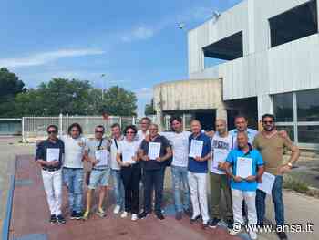 Ex Om Bari, firmati primi 12 contratti dopo 11 anni vertenza - Agenzia ANSA