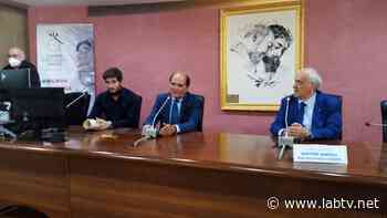 All'Ospedale San Pio di Benevento donato un quadro di Cristo e San Pio - LabTV