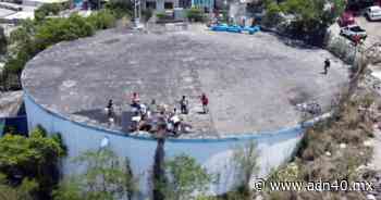 Vecinos desesperados por escasez de agua “ordeñan” tanque en Monterrey - ADN 40