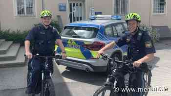 Radfahrer mit Handy und Kopfhörern müssen bei Polizeiaktion in Gauting zahlen - Merkur.de