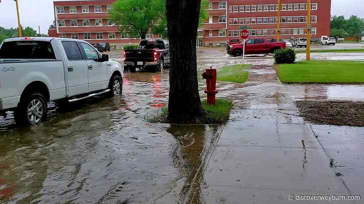 VIDEO: Flooding in front of Weyburn Hospital - DiscoverWeyburn.com - Local news, Weather, Sports, Free Classifieds and Job Listings for the Weyburn, Saskatchewan - DiscoverWeyburn.com