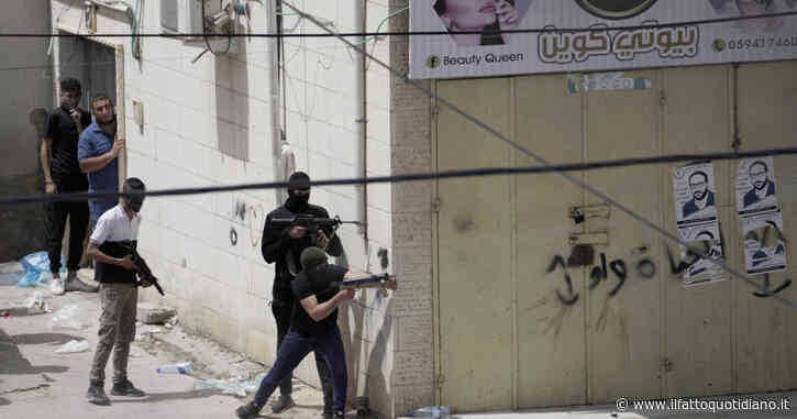 Giovane palestinese ucciso in una rissa con israeliani. New York Times: “Reporter Abu Akleh colpita da proiettile israeliano”