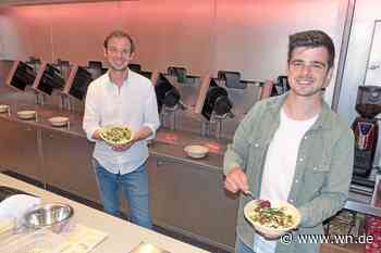 Roboter bereiten in neuem Lokal Gerichte zu