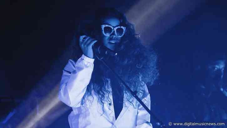 H.E.R. Sues Label for Release on 7-Year California Contract Statute