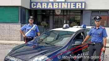 Cento. Si denuda, blocca le auto e aggredisce i carabinieri: arrestato e condannato a 10 mesi - La Nuova Ferrara