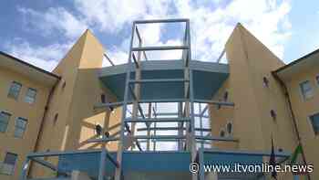 Covid, non si arresta la crescita delle reinfezioni: 7,4 per cento dei contagi notificati nell'ultima settimana. Donne e giovani le categorie più a rischio, ecco perché - Irpinia TV