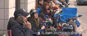 Des Montréalais envahissent le bureau des passeports de Chicoutimi