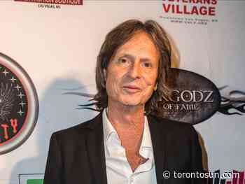 Fleetwood Mac's Brett Tuggle dead after marathon cancer battle - Toronto Sun