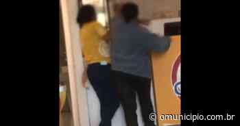 VÍDEO – Briga entre funcionárias é registrada em sorveteria de Brusque - O Município