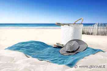 Macchie ostinate sui teli mare: ecco come rimuovere la crema solare e olio - Giornal