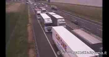 A1, disagi per incendio verso Fidenza. Incidente nel Lodigiano: camion a fuoco, due feriti gravi - Gazzetta di Parma