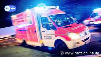 Unfall im Kreuz Oranienburg: Auto stürzt zehn Meter in die Tiefe - Märkische Allgemeine Zeitung