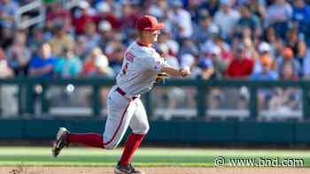 Arkansas’ 11-1 win knocks Auburn out of College World Series - Belleville News-Democrat