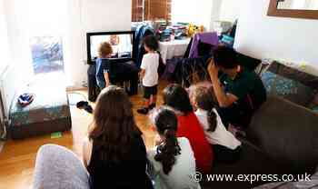 Family of 8 squeezed into tiny flat living in 'nightmare’ mouldy home - Express