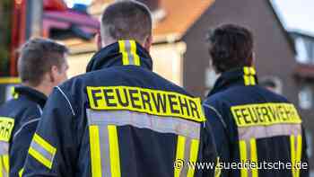 400 brennende Strohballen: Feuer greift auf Ställe über - Süddeutsche Zeitung - SZ.de