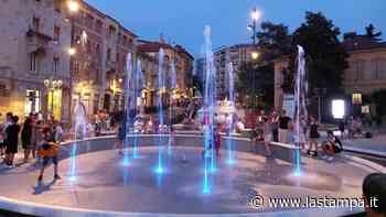 Acqui, nella fontana di piazza Italia tornano gli zampilli d'acqua ma è polemica - La Stampa