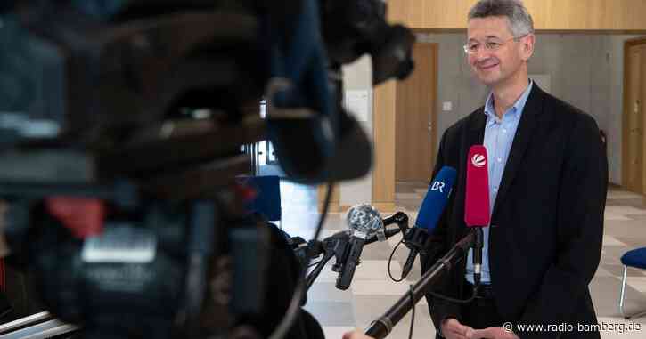 Abschlussprüfungen an Bayerns Wirtschaftsschulen starten