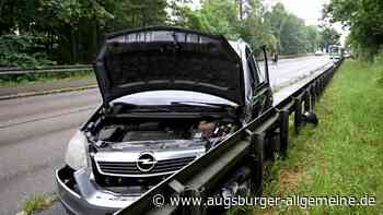 Auto prallt in Ulm gegen Bus: Fahrer schwer verletzt