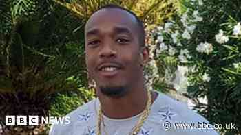 Luton: Two women deny murder of Saul Murray - BBC