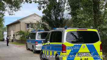 Mann mit Axt erschlagen - Fahndung läuft weiter