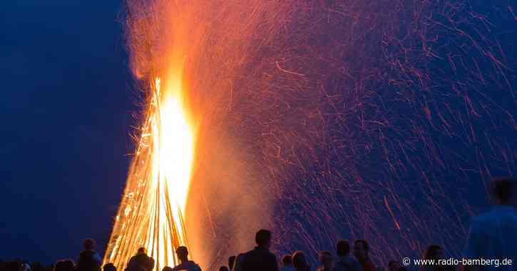 Johannisfeuer dienen nicht der unentgeltlichen Abfallentsorgung!
