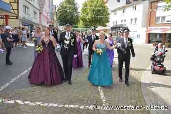 Königspaar in Steinheim genießt Kaiserwetter - Westfalen-Blatt