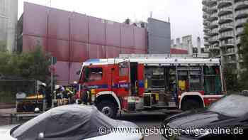 Feuer am Parkhaus am Hotelturm in Augsburg ausgebrochen