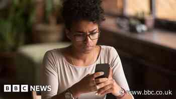 NHS warns of scam Covid-test texts