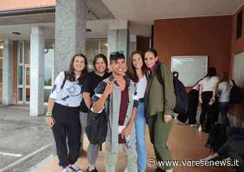 A Luino al via alla maturità 2022: tante emozioni fra gli studenti - varesenews.it